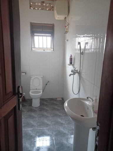 Bathroom 4, Kamfart Safari Lodge, Buikwe