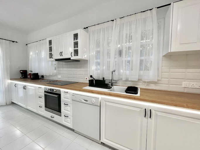 4, PRO - STAY Cavo Bay Villa