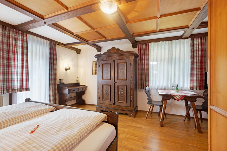 Bedroom 4, Gastehaus Lowen, Rottweil