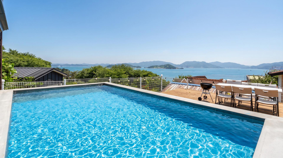 2, Geoje Sea N Blue Family Pool Villa, Geoje