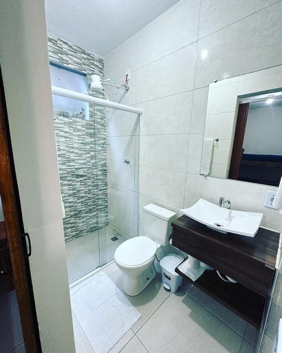 Bathroom 3, Pousada da Praia, Parati