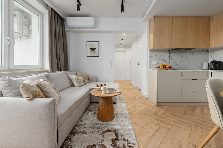 Living area 2, Lumina Premium 3BR Apart with Balcony AC, Warsaw