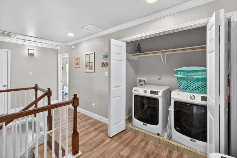Interior 5, Your 4 Bedroom Coastal Escape! Ocean Views and Pet Friendly!, Nueces