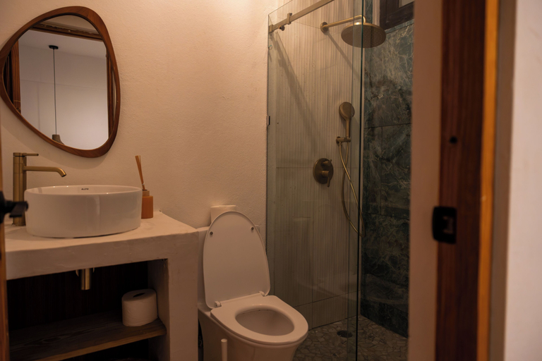 Bathroom 3, Ocean Park Beach Club