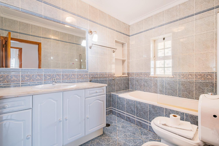 Bathroom 4, Villa Coelha - Table tennis and Pool Table, Albufeira