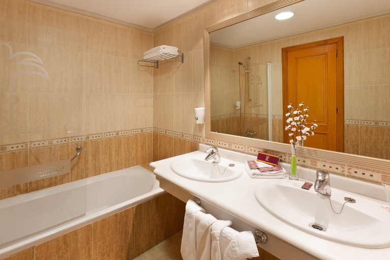 Bathroom 4, GF FANABE FORMERLY FANABE COSTA SUR HOTEL, Santa Cruz de Tenerife