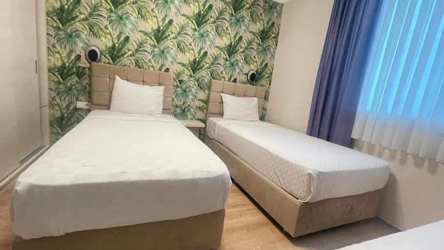 Bedroom 2, Walk In Hotel, Konak