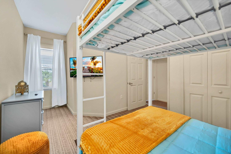 Bedroom 3, 3BR Condo with Pool Close to Disney, Orange