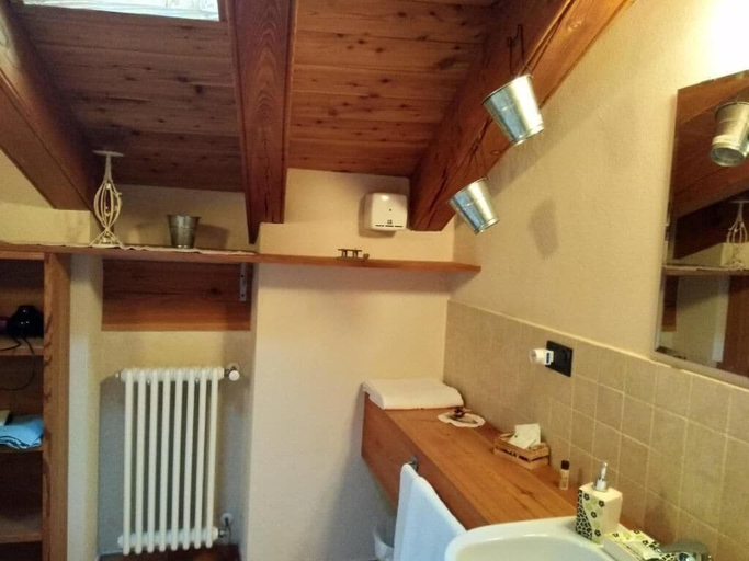 Bathroom 3, Affittacamere I PICCHI, Aosta