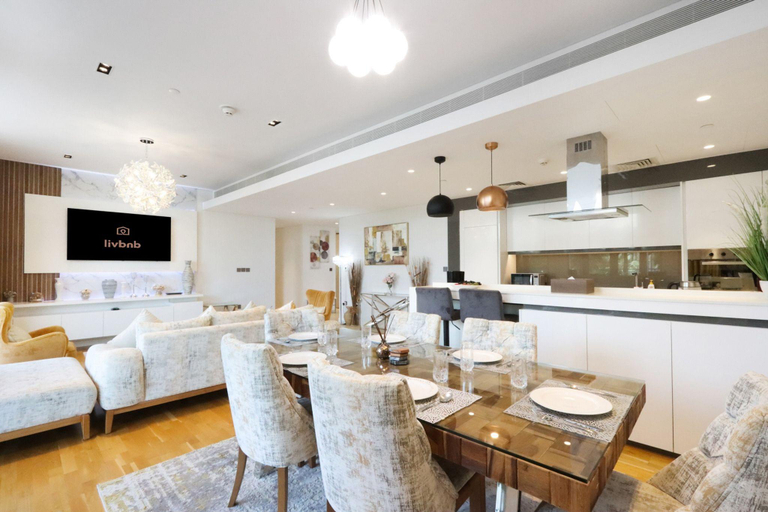 Food & Drinks 4, Livbnb-Upgraded 2BR  Near Shopping  Dining Hubs, Dubai