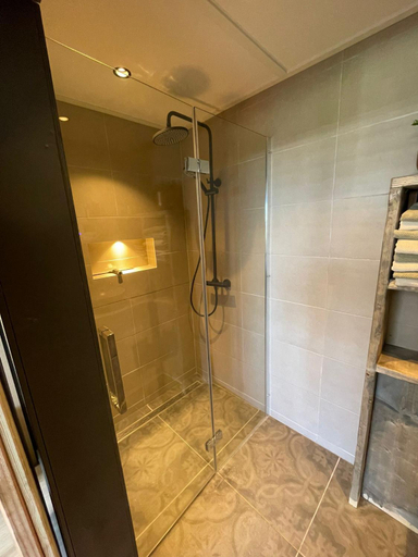 Bathroom 4, B&B Opoes huusie, Hardenberg