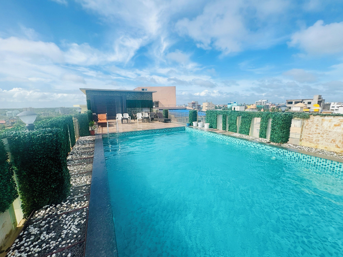 Pool 5, Hotel nr. Puri seabeach Bay Suites, Puri