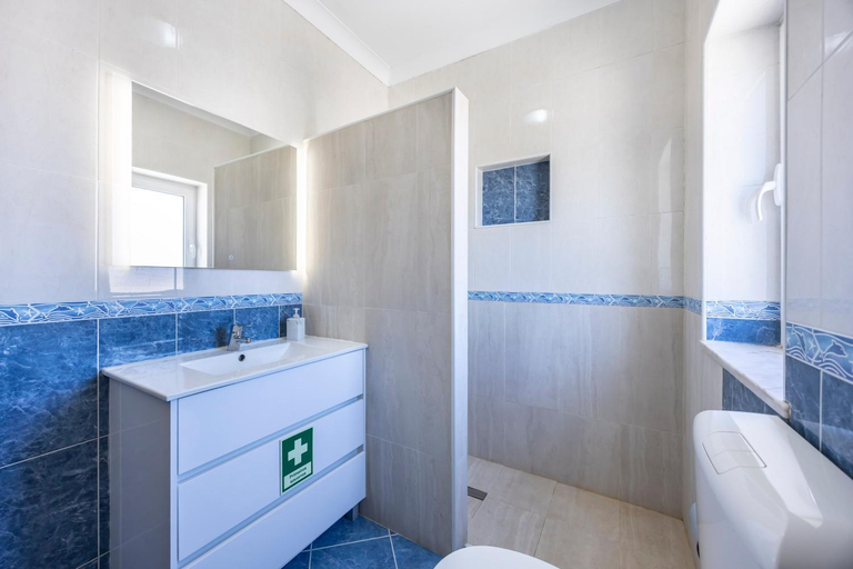 Bathroom 3, Local Guesthouse, Vila do Bispo