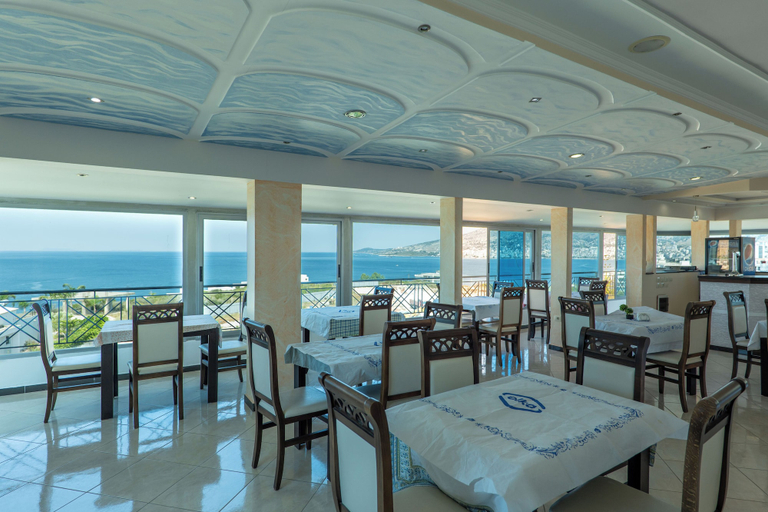 Food & Drinks 4, Sunny Hotel, Sarandës