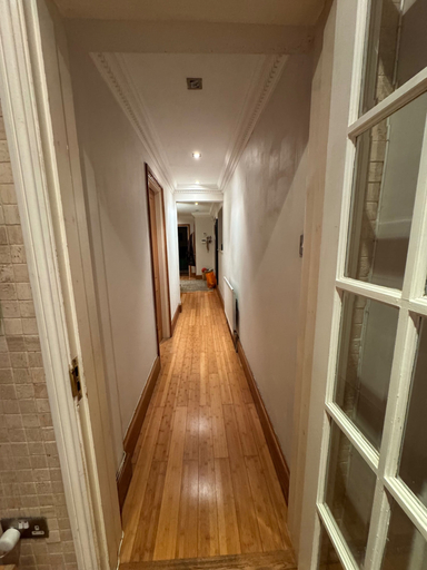 Interior 5, Garden Flat - Sleeps 6, London
