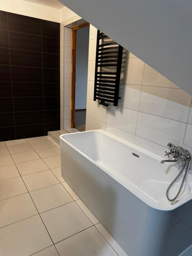 Bathroom 2, Willa Kumat, Bielsk