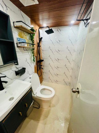 Bathroom 2, GOLDY'S PLACE 2-BEDROOM WITH BALCONY NETFLX Karaoke Youtube, Imus