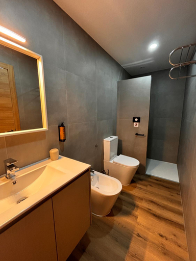 Bathroom 1, QG Quinta de Grovelas, Terras de Bouro