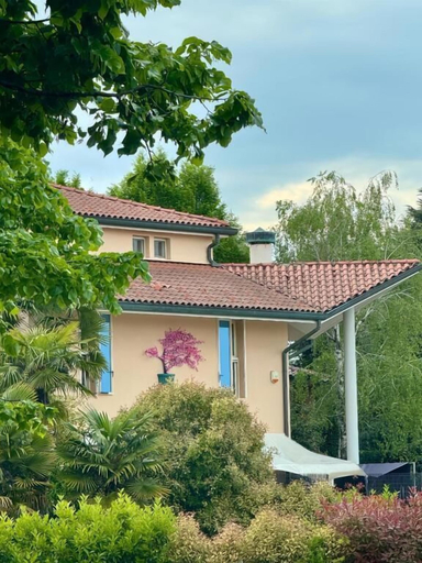 Exterior & Views 2, Villa Nuvola Suites, Modena