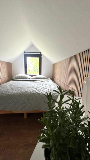 Bedroom 2, House of Nature, Kamień