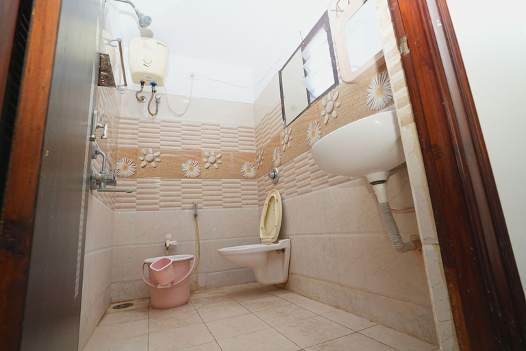 Bathroom 3, Hotel SK7 SERVICE APARTMENTS, Krishna