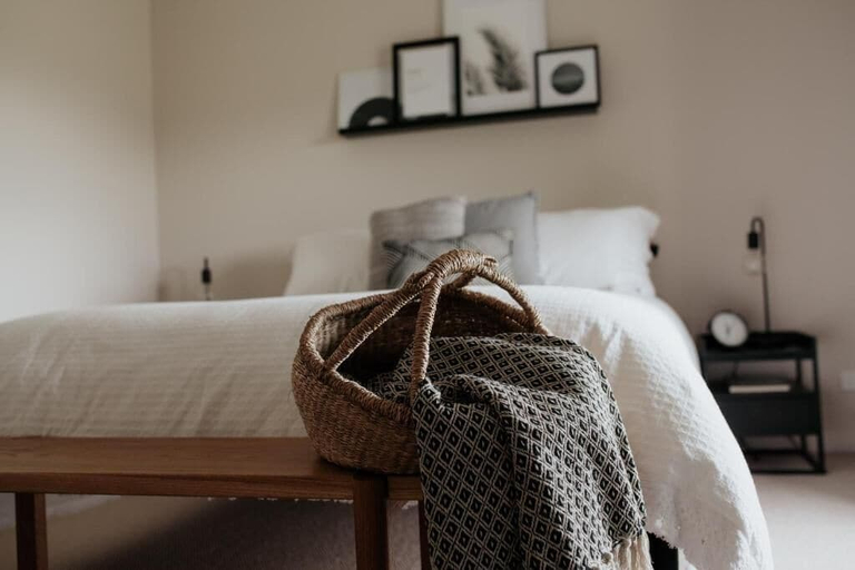 Room 5, Laurina Estate, Great Lakes
