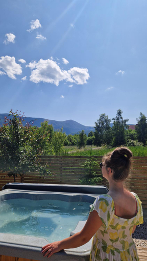 Sport & Beauty, Widokowo - Domki z widokiem na Sniezke z Jacuzzi i Sauna, Jelenia Góra