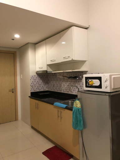 Others 2, 1br with balcony 30flr T4, Quezon City