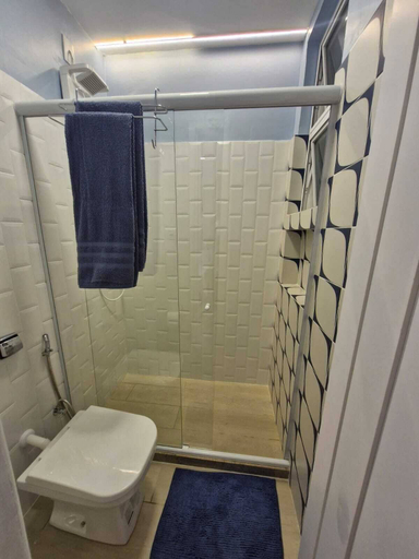 Bathroom, Adorável Studio Copacabana, Rio de Janeiro