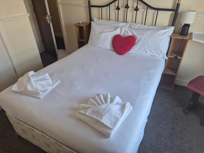 Bedroom 1, White Moon Hotel, Blackpool