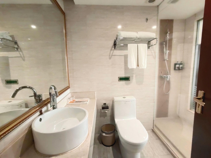 Bathroom 4, Vienna Hotel Heyuan Hongxing Road Branch, Heyuan