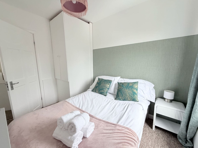 Room 2, Onyx 4BR Home Near Computing History Museum, Cambridgeshire