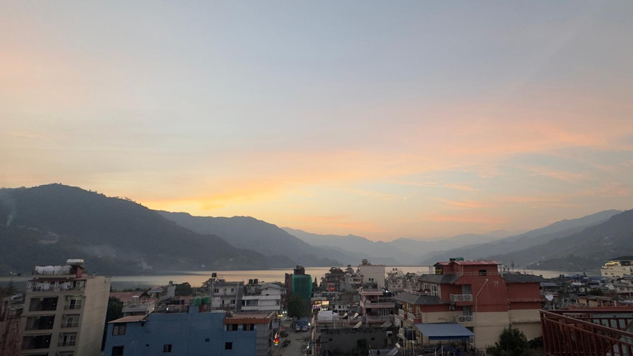 Others 4, Hotel Ezen, Gandaki