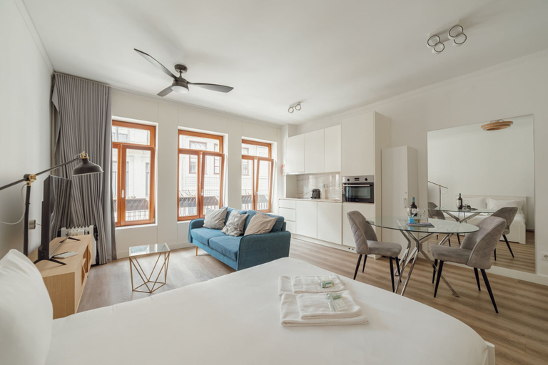 Room 3, Downtown Comfort Apartment by Vacationy, Porto