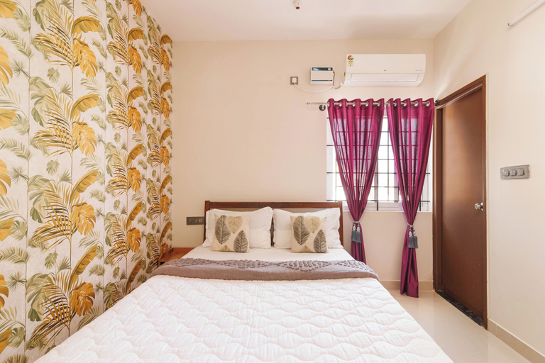 Room 5, Azure Lumina by Stayjade3bhkpool Garden1hr HSR, Krishnagiri
