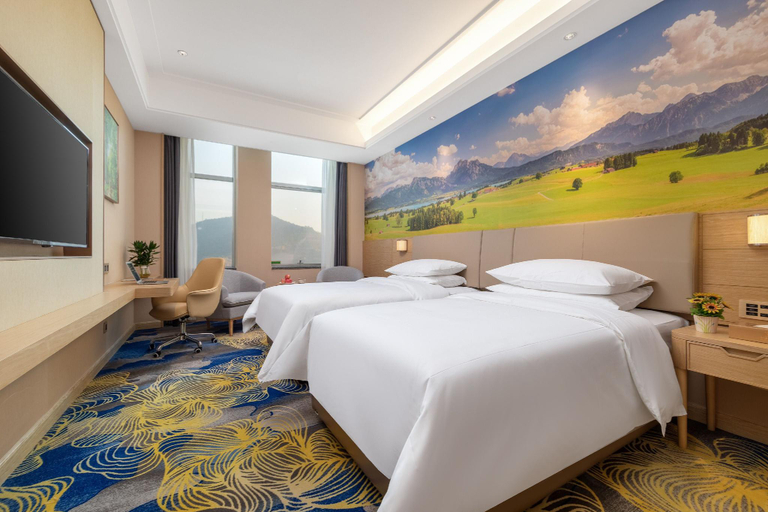 Bedroom 2, Vienna International Hotel Shenzhen Qianhai Mawan, Shenzhen