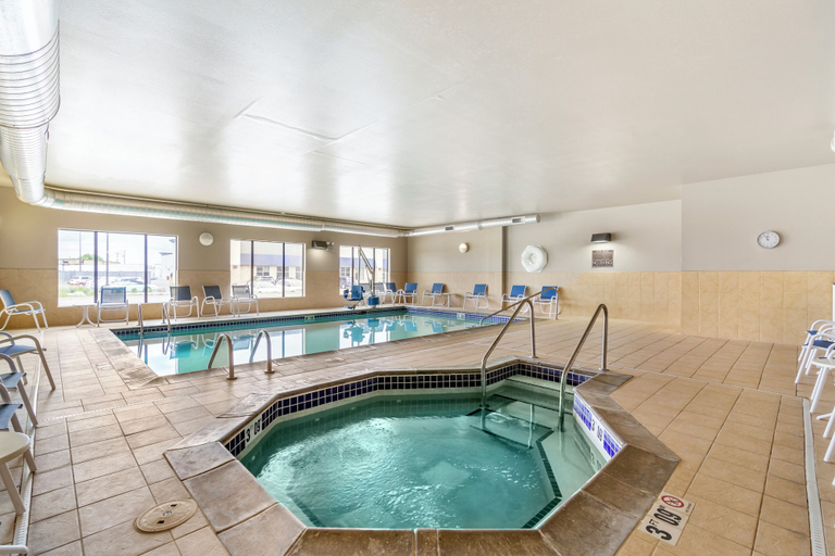 Pool 2, Legend Hotel Minot, Ward