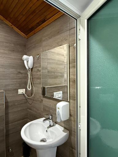 Bathroom 3, Hotel Golden, Shkodrës