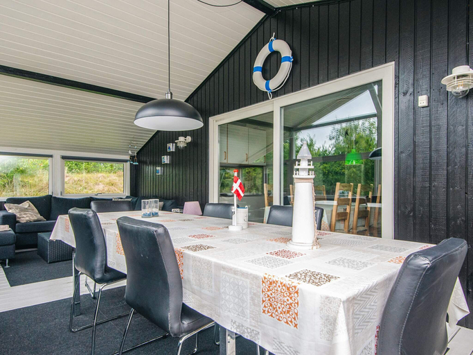 Food & Drinks, 6 person holiday home in Blåvand, Varde