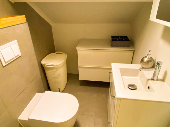 Bathroom 2, Ideally located with perfect views, Oeiras