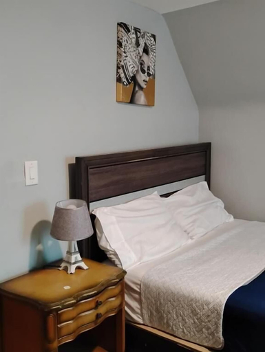Room 4, Grove 125, Newark