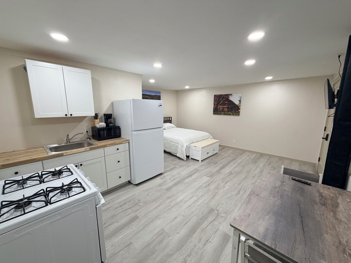 Room 3, Alpine Adventures Inn, Apache