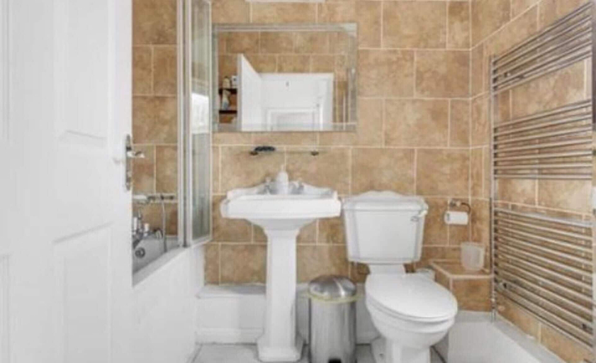 Bathroom 2, Beautiful London City Home, London
