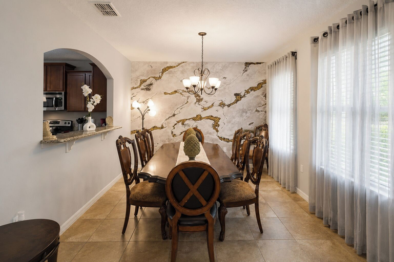Interior 2, Meadow Manor - 10 Mins to Disney! Pool/spa, Osceola