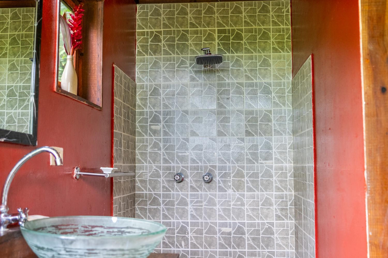 Bathroom 3, Pure Roots, Bocas del Toro