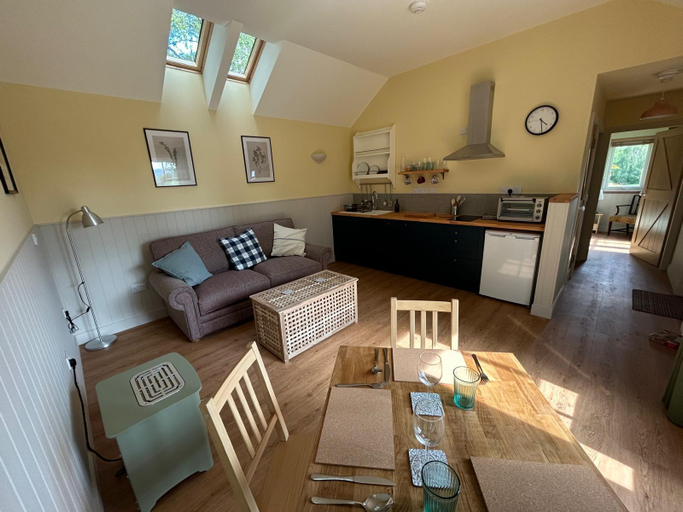 2, Wester Kirkhill Lodges, Highland