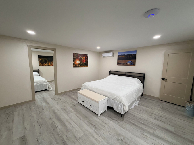 Room 4, Alpine Adventures Inn, Apache