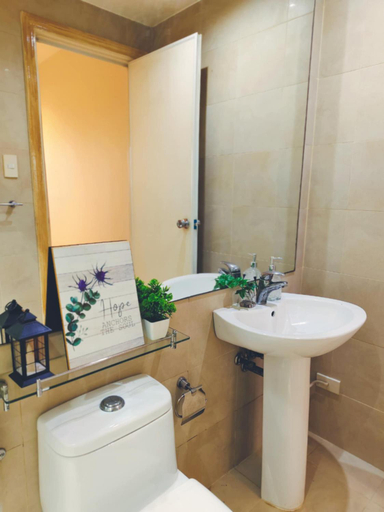 Bathroom 4, Gramercy Residences Makati by Christine Suites PH with Balcony, Makati City