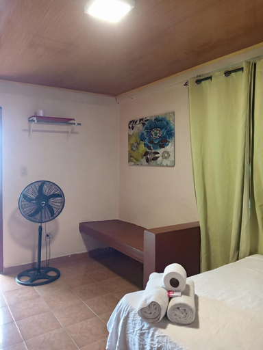 Bedroom 2, Ofiuras Hostal, Portobelo