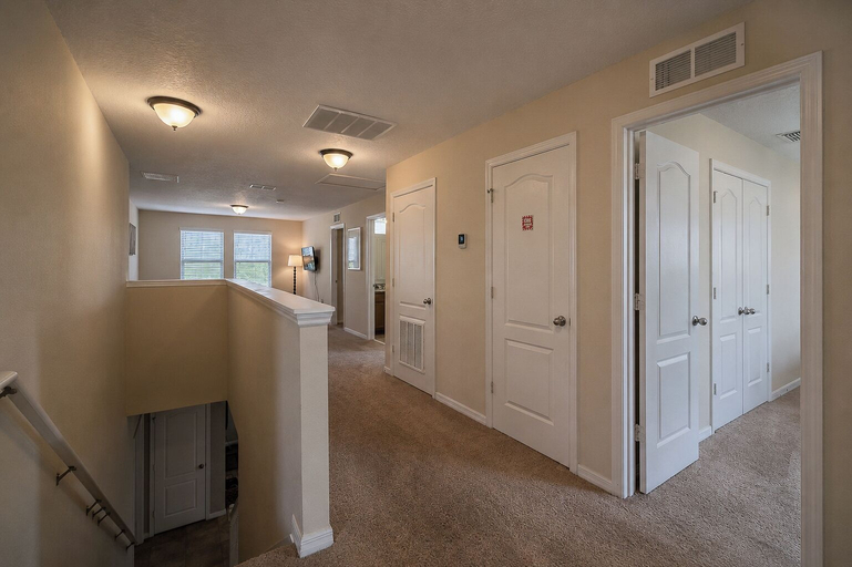 Interior 5, Meadow Manor - 10 Mins to Disney! Pool/spa, Osceola